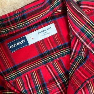 Old Navy Red Tartan Plaid L Button down Holiday Preppy Resortwear Office